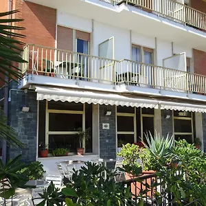 hotel-ambassador-imperia.hotelitalianriviera.com/